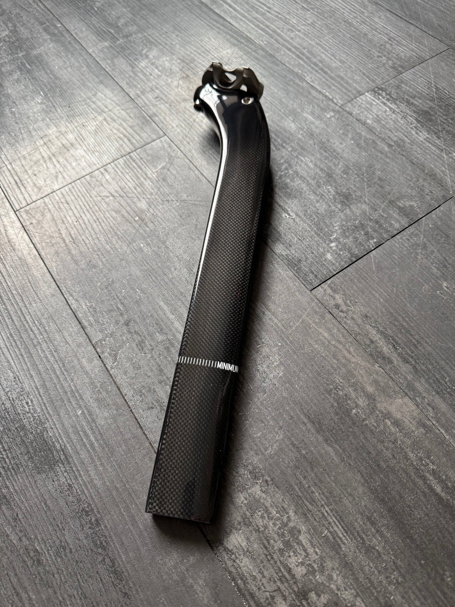 TIGE DE SELLE Pinarello Carbon Aero - Montello, FM1, FT1, FT3 - Gris TIGE DE SELLE Pinarello Carbon Aero - Montello, FM1, FT1, FT3 - Gris