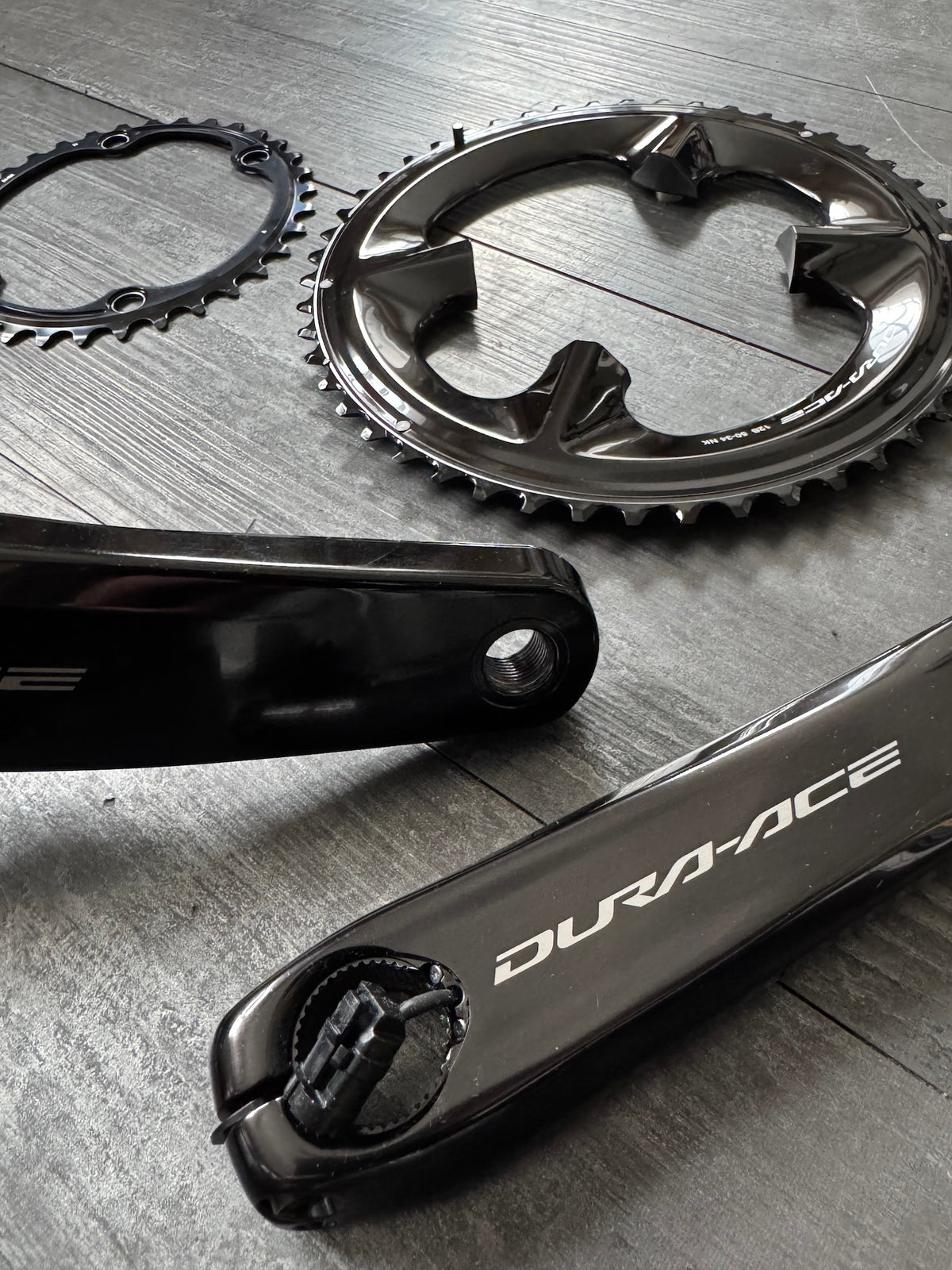 Pédalier Shimano Dura Ace 12v. (capteur de puissance)